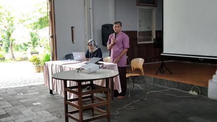 Pembekalan Calon Pamong dan Staf Honorer Desa Ngestiharjo