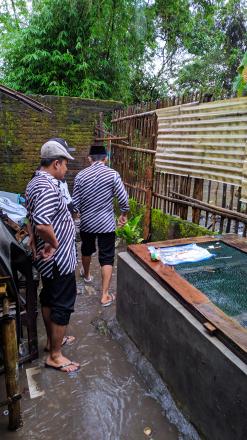 Lurah Desa Ngestiharjo Meninjau Lokasi Luapan Kali Widuri