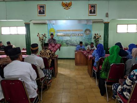 Pengajian Rutin Jumat Pagi Bulan Ramadhan di Balai Desa Ngestiharjo 