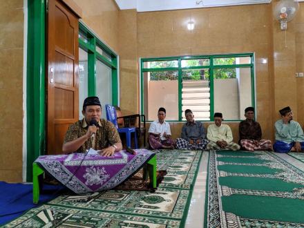 Lurah Desa Ngestiharjo Fathoni Aribowo memberikan Tausiyah Pengajian Bapak Ibu di Masjid Al Ghofur S