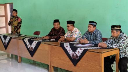 Pengajian Rutin Jumat Pagi Bulan Ramadhan di Desa Tamantirto