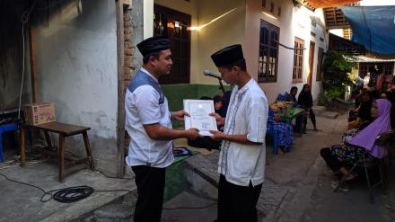 Penyerahan Akte Kematian  Alm. Tukidjo Soboman