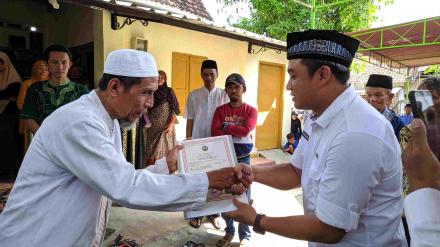 Penyerahan Akte Kematian Oleh Lurah Desa Ngestiharjo Kepada Ahliwaris Alm Ponijo