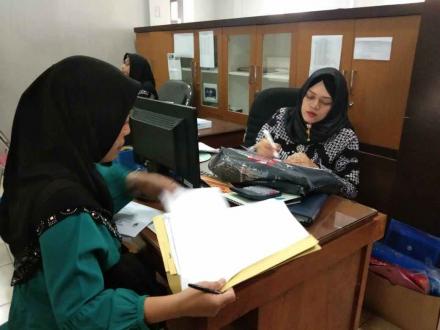 Penyerahan Berkas Pengurusan KIA dan AKTE KELAHIRAN 