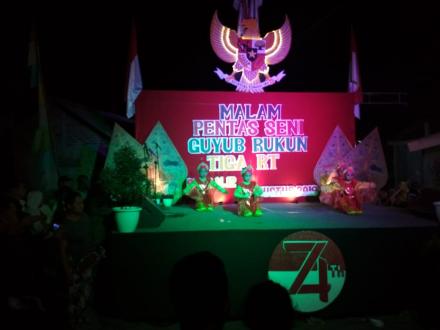 Pentas Seni HUT RI Ke-74 Pedukuhan Kadipiro