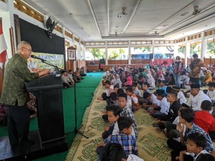 Peningkatan Kesejahteraan Anak Yatim Piatu di Rumah Dinas Bupati Bantul 