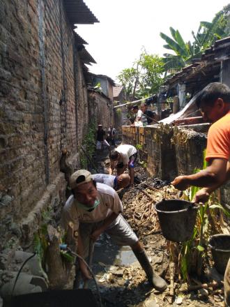 Kerja Bakti Warga RT10 Kampung Ngewotan
