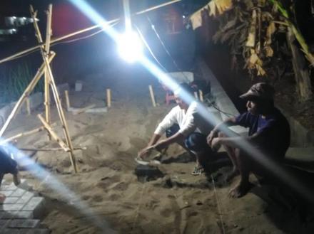 Kerja Bakti Pemasangan Paving Block Onggobayan 