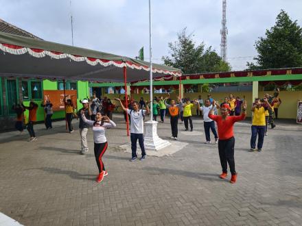 Senam Rutin Forkompincam Kecamatan Kasihan