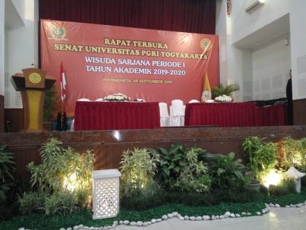 Rapat Senat dan Wisuda Mahasiswa Universitas PGRI Yogyakarta 