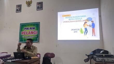 Pengembangan Kapasitas PIK-R Mekar dan PIK-R Pelangi Dalam 