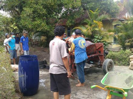 Kerja Bakti Warga RT 01 Kampung Ngepreh Onggobayan 