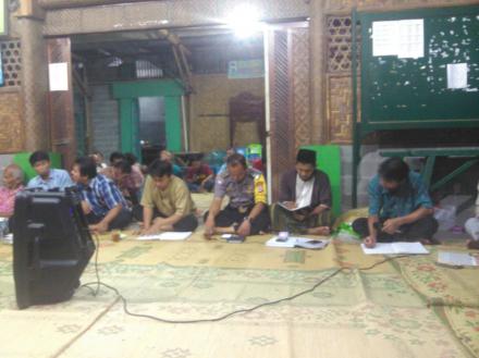 Pertemuan Warga RT 10 Ngewotan Bersama Mahasiswa KKN UPY