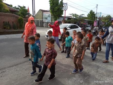 Jalan Jalan Dan Makan Bersama TK Pertiwi 41 Sonopakis Kidul 