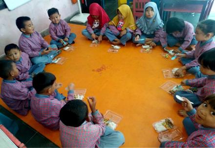 Makan Bersama TK Pertiwi 40 Janten 