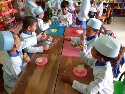 Makan Bersama dan Keliling Kampung TK Pertiwi 41 Sonopakis Kidul