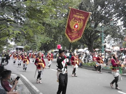 Bregodo Suropakis Ramaikan Pawai Serangan Umum Satu Maret di ruas jalan Malioboro 