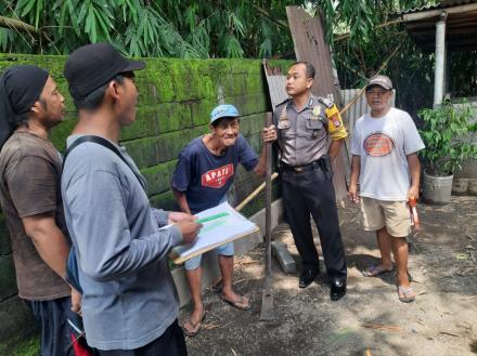 Kunjungan Bhabinkamtibmas Ngestiharjo ke Pokmas SUmberan 