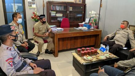 Kunjungan Kapolsek Kasihan dan Brimob DIY