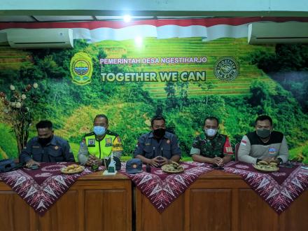 Pembubaran Panitia Penggalangan Dana Warga Ngestiharjo Peduli Semeru