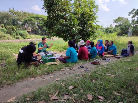 Pelatihan Pemanfaatan Lahan Pekarangan dan Praktek Budidaya Sayuran