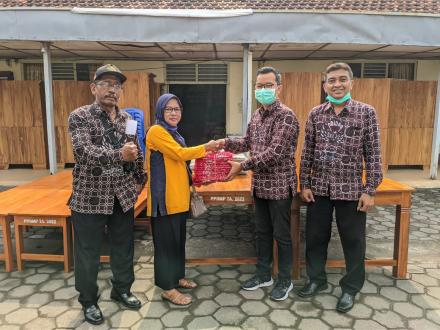 Penyerahan Bantuan PPBMP 