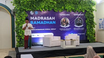 Lurah Ngestiharjo Menghadiri Acara Madrasah Ramadhan Di masjid Al-amin Sidorejo