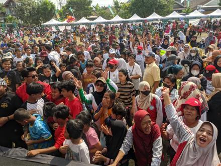 Bazaar UMKM, Jalan Sehat dan Senam Massal