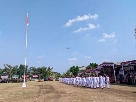 Pengibaran Bendera Merah Putih