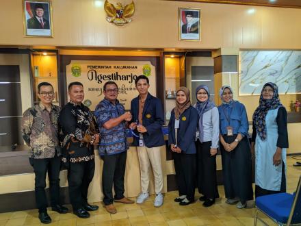 Penyerahan Kembali Mahasiswa KKN UPY