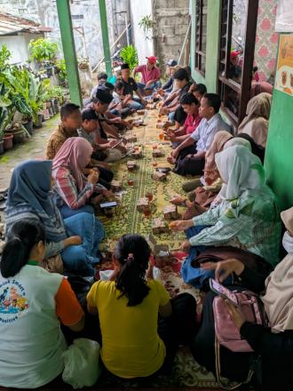 Pertemuan Keluarga Besar Pamong Kalurahan Ngestiharjo di Cebongan