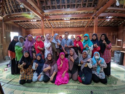 Pelatihan Pembuatan Telur Asin PKK Sidorejo