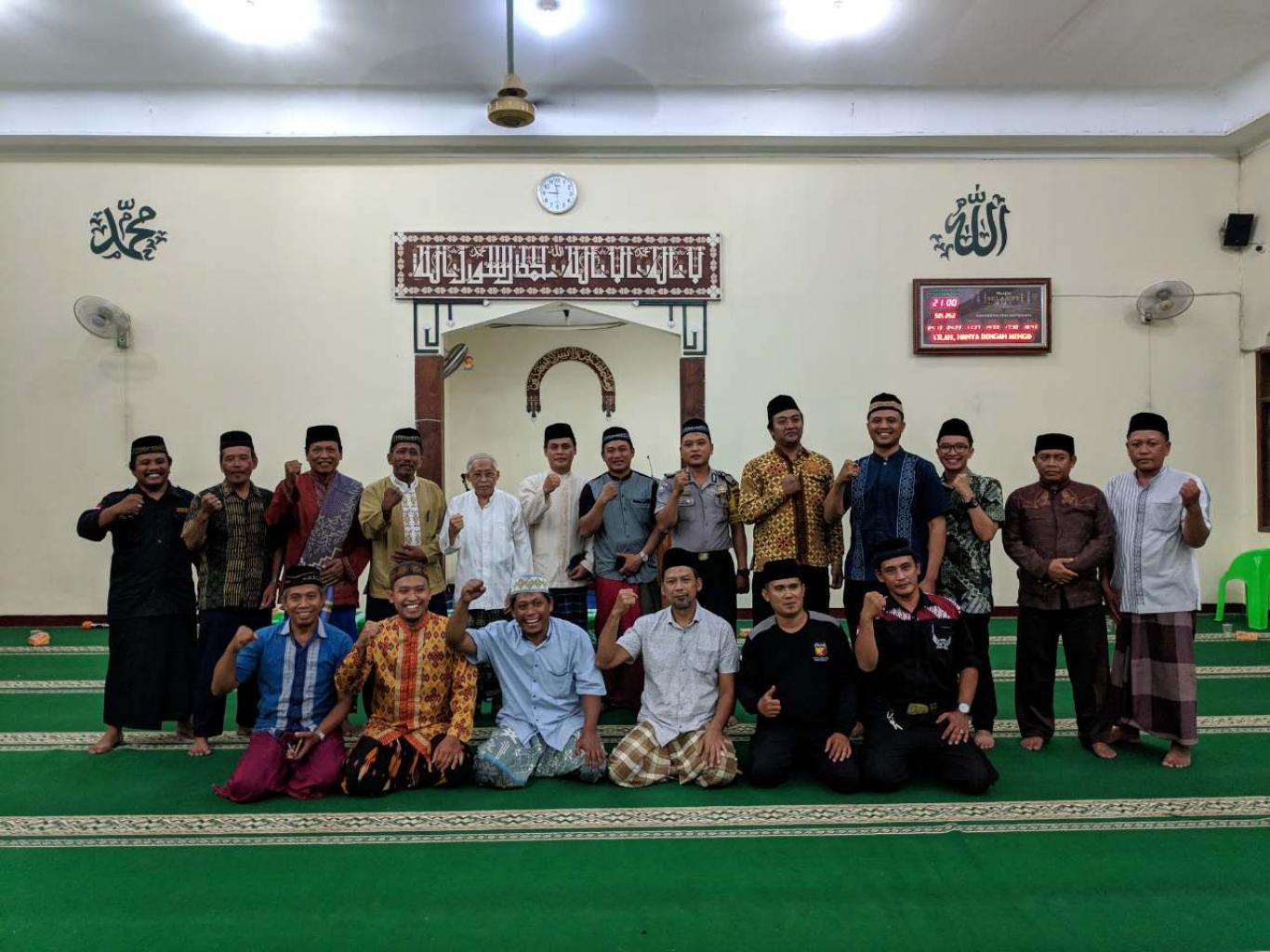 Klizma bilan porno BDSM filmlar